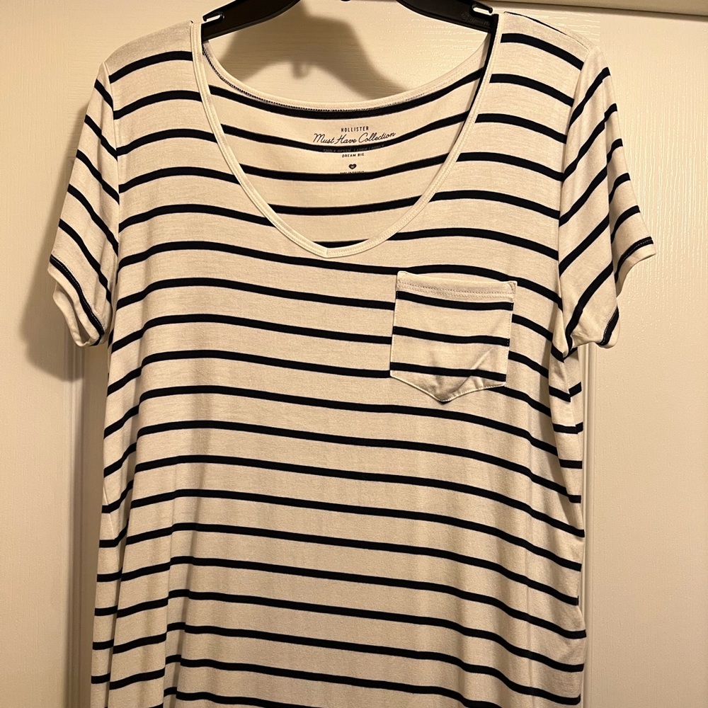 Hollister women’s size medium short sleeve blouse